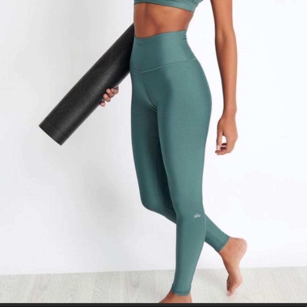 ALO high waist airlift in Seagrass leggings full length no flaws!